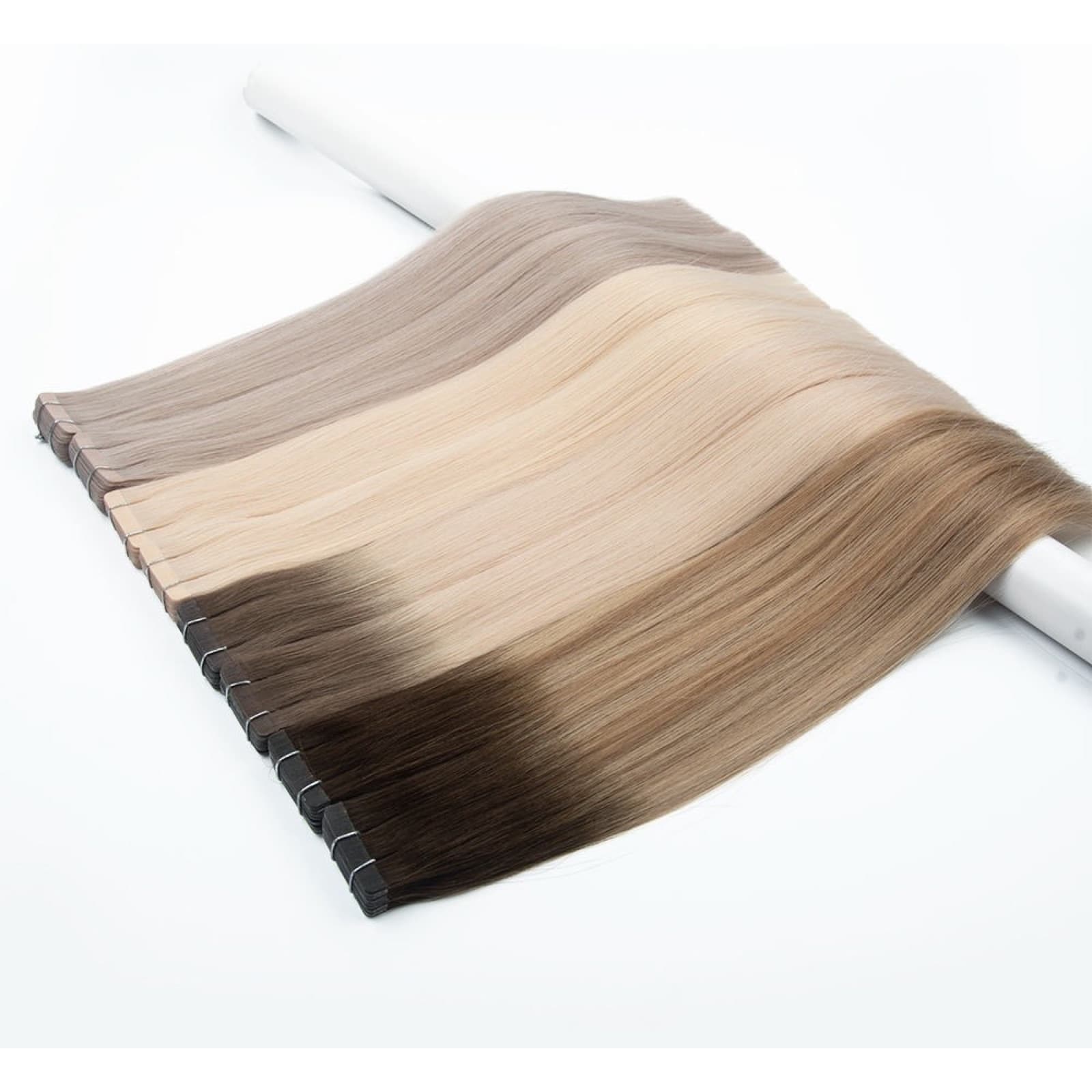 Human hair colour display for a retail private-label collection